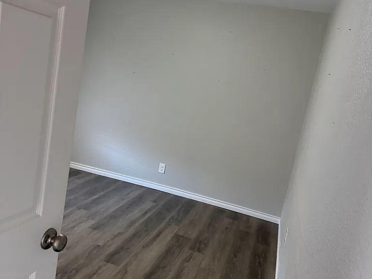 320 W Washington St — Photo 7