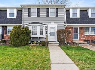 19527 Dartmouth Pl, Northville, MI 48167