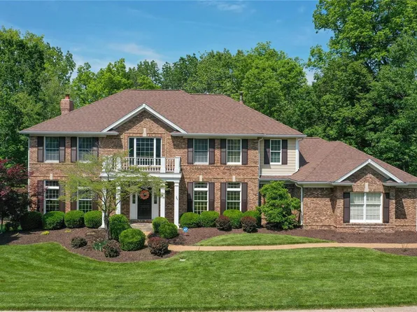 17725 Drummer Ln, Chesterfield, MO 63005