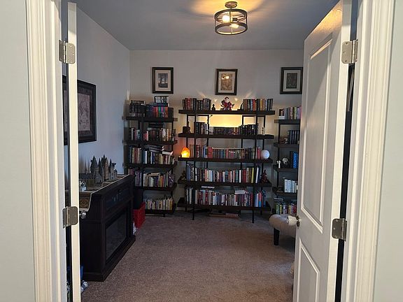 4th image of 4940 Sandlewood Dr