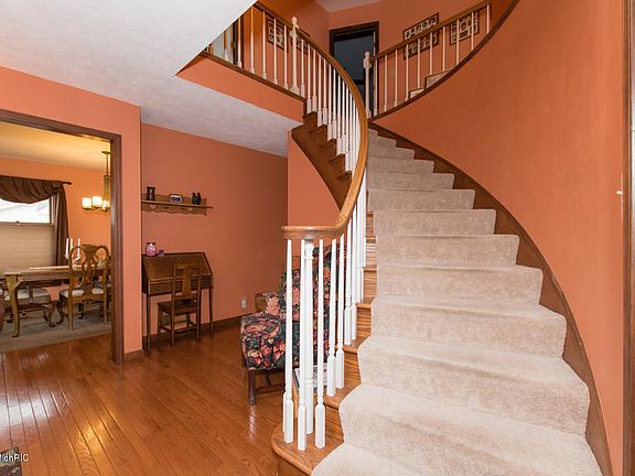 3rd image of 11103 Higley Cir W