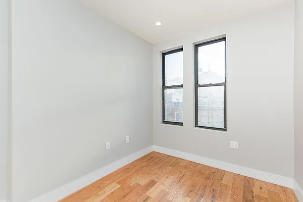 Rented by Clove Realty LLC | media 27