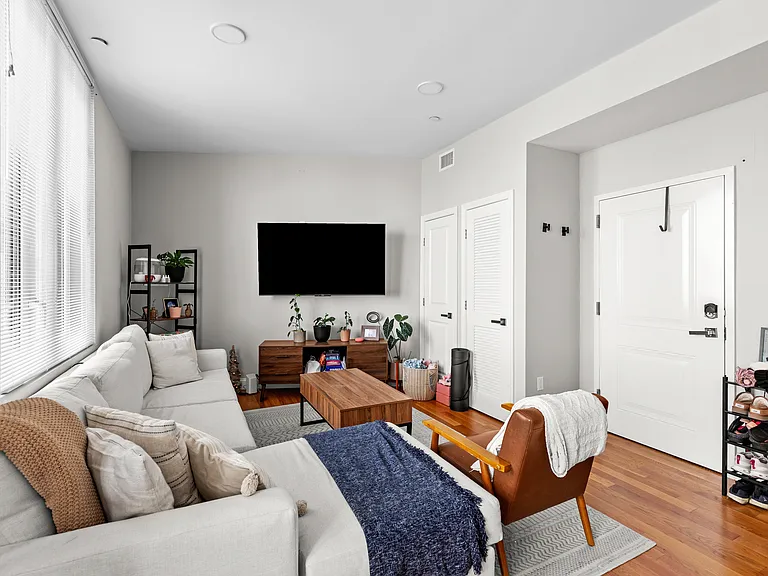 10 Taber St #508 — Photo 4