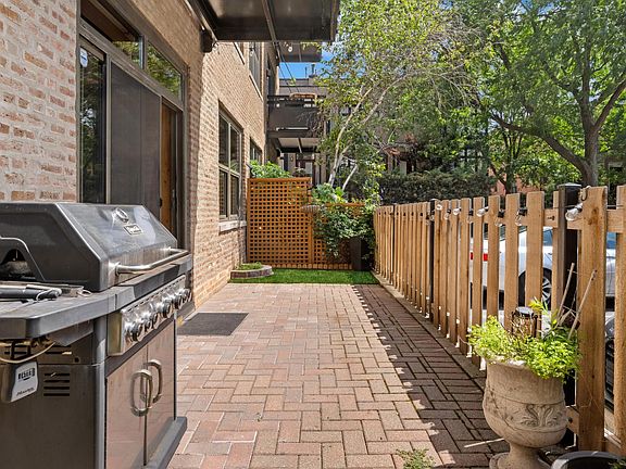2nd image of 1735 W Diversey Pkwy APT 102