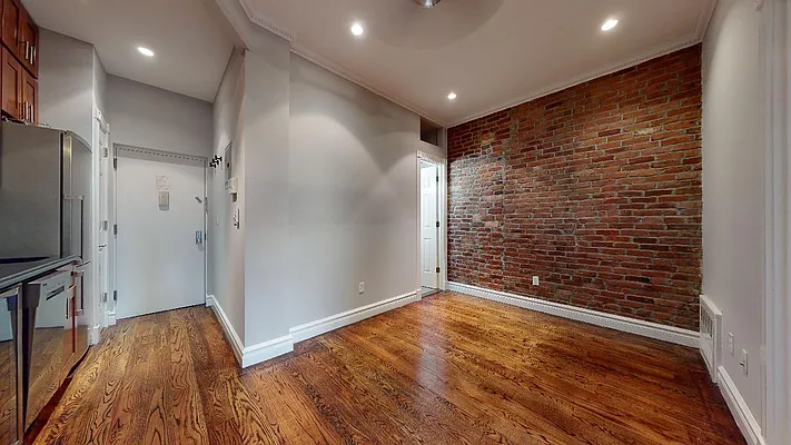 Rented by Bond New York | media 11