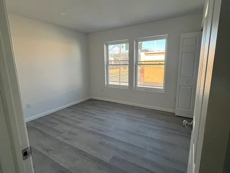 240 N Courtland St #5 — Photo 4