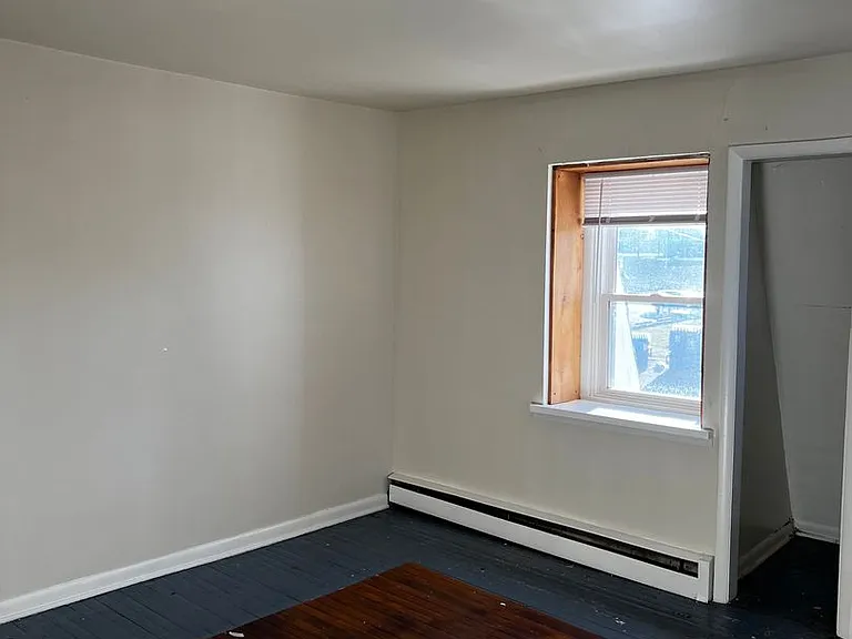 229 S Poplar Street — Photo 7