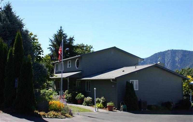 1st image of 963 Boetzkes Ave