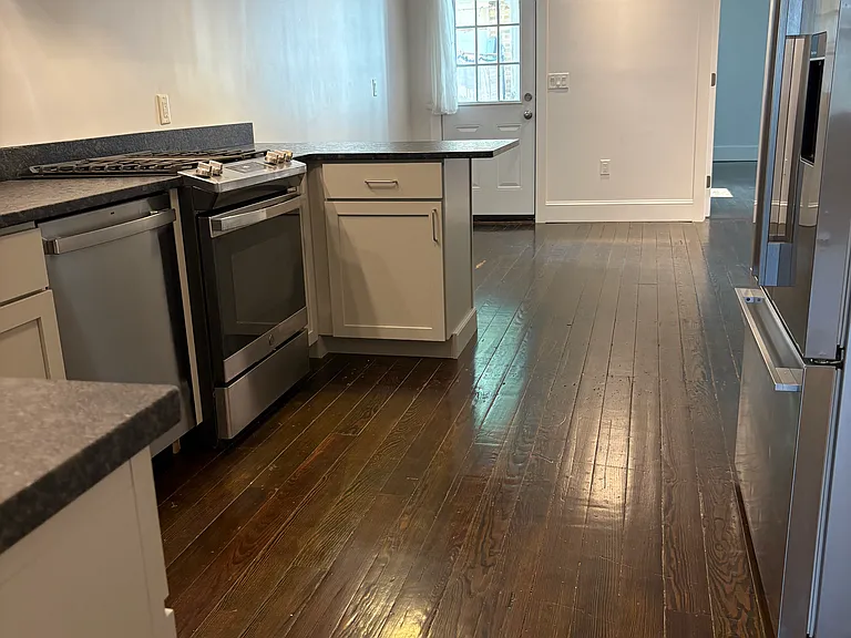 65 Thorne St — Photo 2