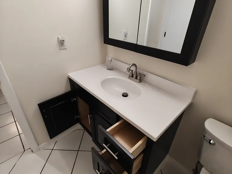 1st Floor Bath