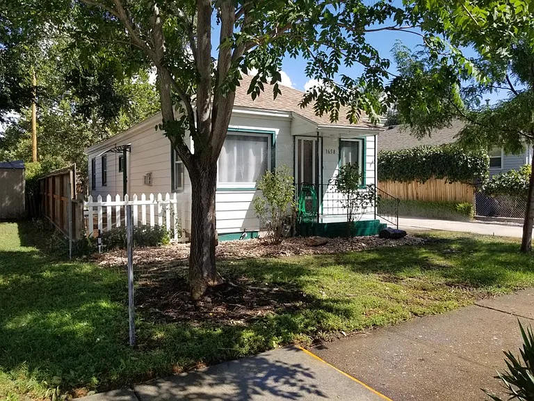 1658 Childs Ave — Photo 2