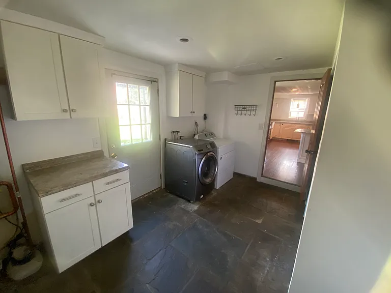 356 Oak St — Photo 5