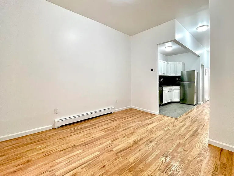 206 Irving Ave #2R — Photo 3