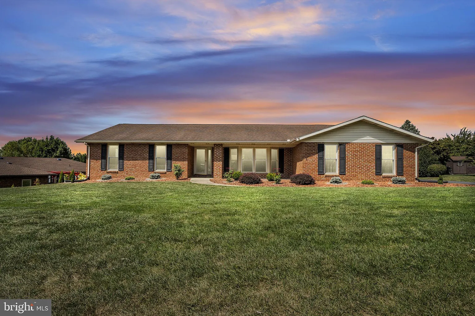 811 Shenandoah Ln photo 1