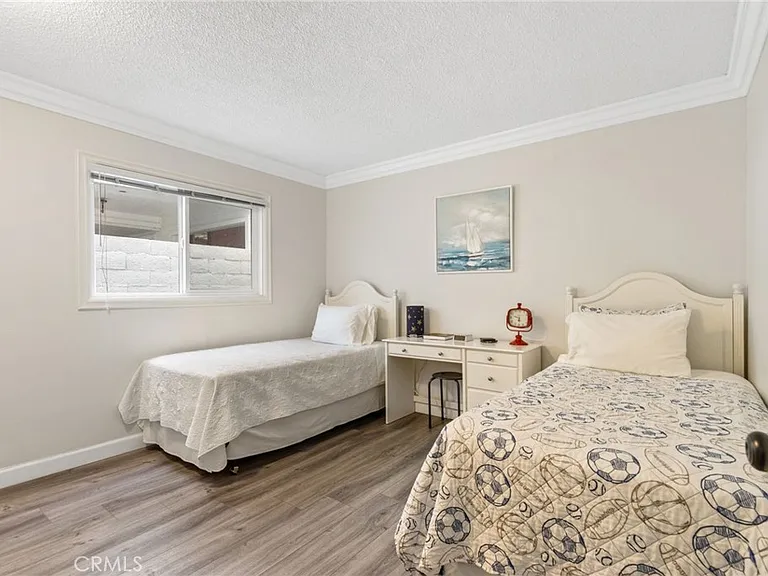218 E Balboa Blvd #1/2 — Photo 17