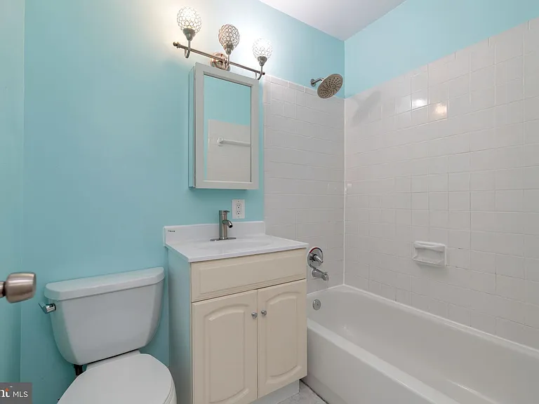6823 Barrett Rd — Photo 18