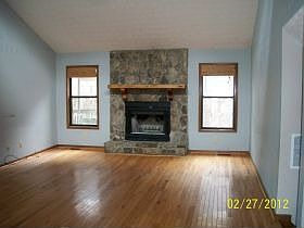 2nd image of 500 Honeysuckle Ln