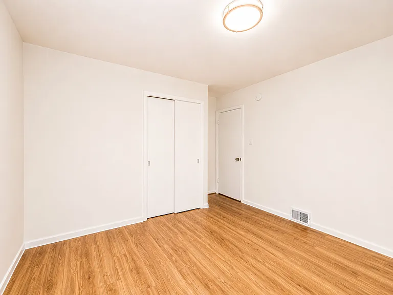 408 S Albert St — Photo 25