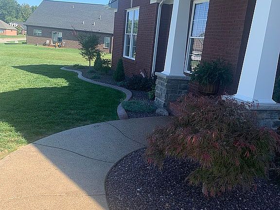 2nd image of 2323 Stapelton Dr