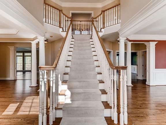 4th image of 1200 Forest Oak Ct