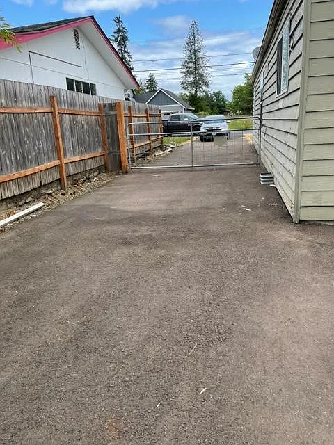 536 Church St — Photo 4