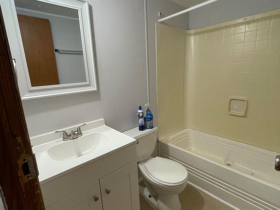 2nd image of 1500 Spring Valley Dr