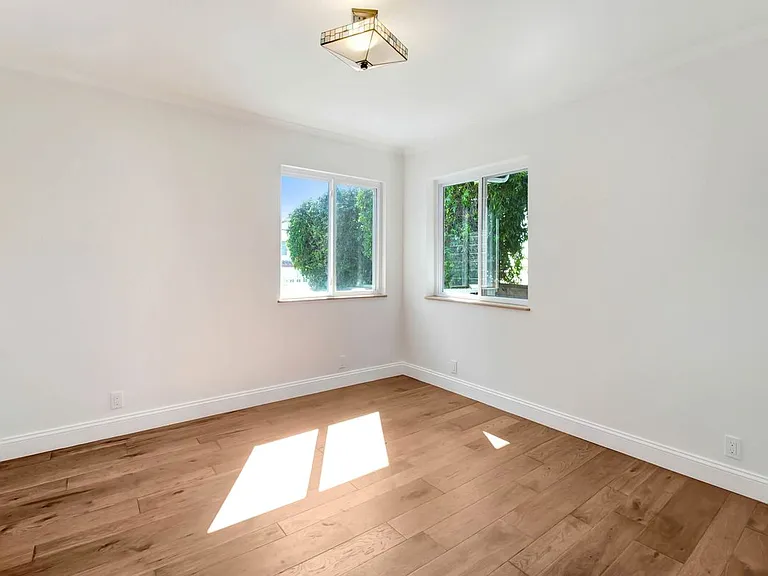 2401 Olive Ave — Photo 28