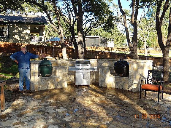 outdoor kitchen