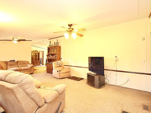 4th image of 3929 Howell Dr