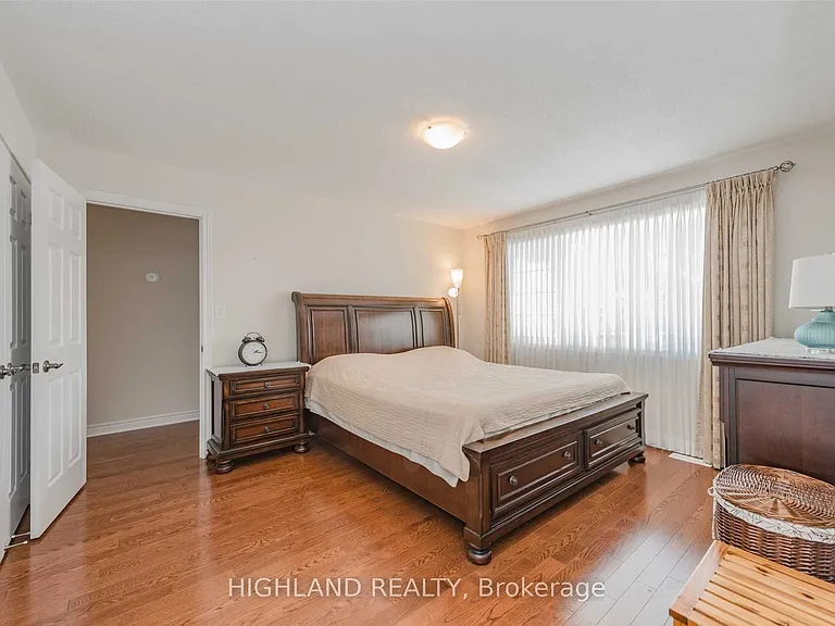 3426 Liptay Ave — Photo 16