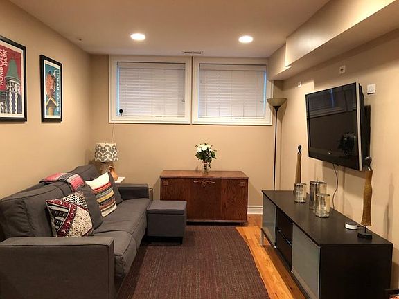 4th image of 3300 W Dickens Ave #G1