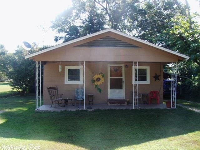 1st image of 637 Pine Ave