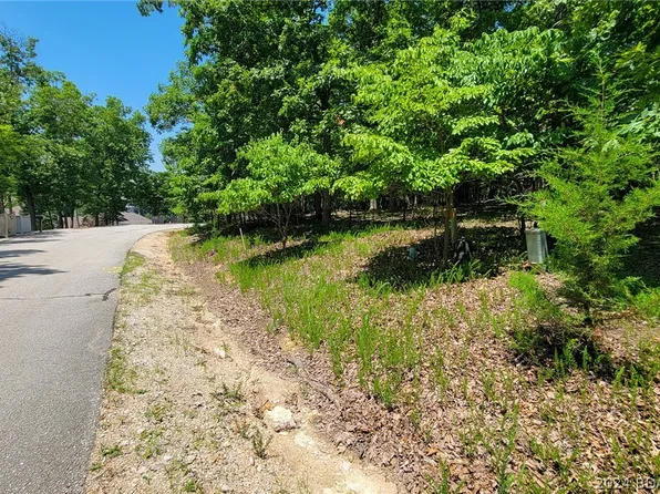 289 Lake Dr, Sunrise Beach, MO 65079