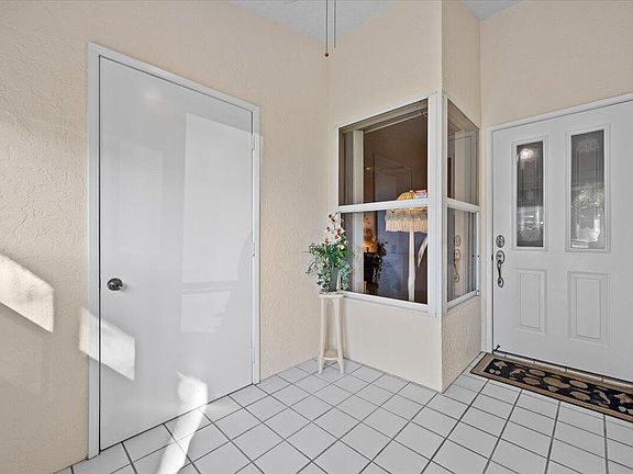 4th image of 10831 SE Sea Pines Circle