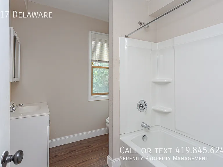 517 W Delaware Ave — Photo 22