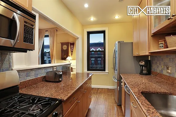 Sold by Citi Habitats | media 10