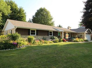 1021 W Brentwood Ln, Glendale, WI 53217