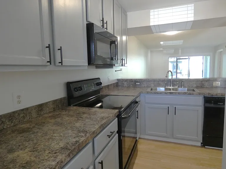 3100 Plaza Terrace Dr #3100 — Photo 7