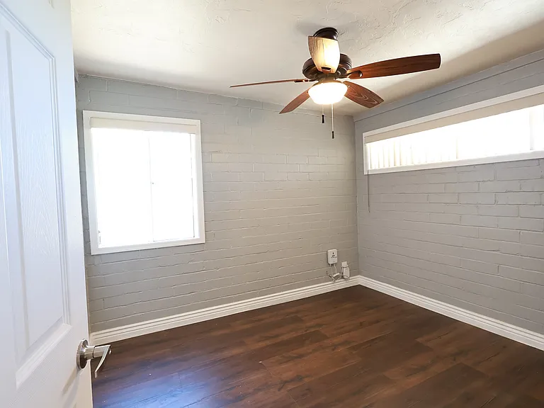 615 E Waverly St — Photo 15
