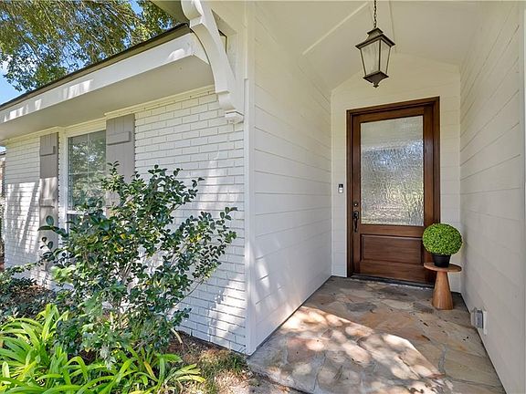 4th image of 805 Beau Chene Dr