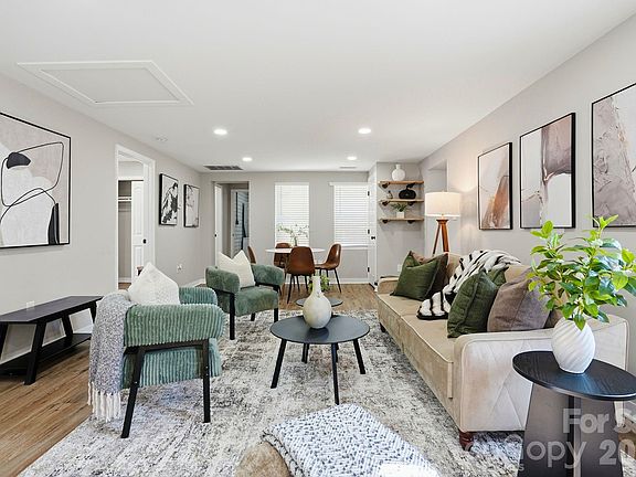4th image of 326 Lyndhurst Dr