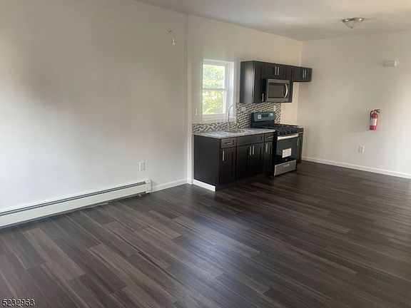 2nd image of 109 Berkshire Pl Floor 2