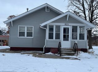 831 S 9th St, Norfolk, NE 68701