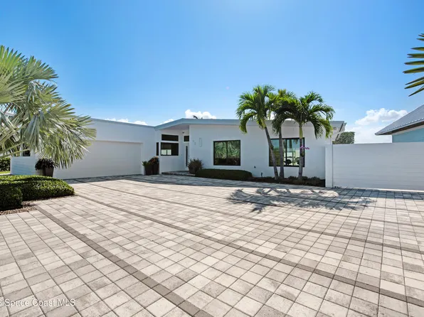 93 W Bay Dr, Cocoa Beach, FL 32931