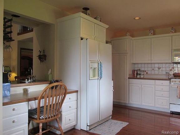 5th image of 12141 Rohn Rd