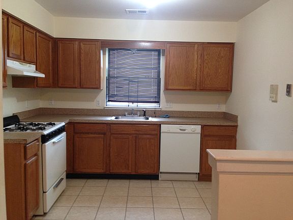 2nd image of 89 Seymour Ave #2