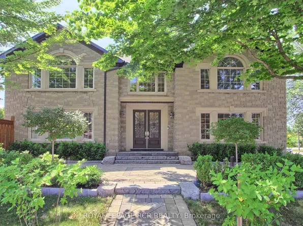 646 Brooker Rdg, Newmarket, ON L3X 1V7