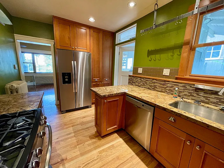 502 N 200 W — Photo 10