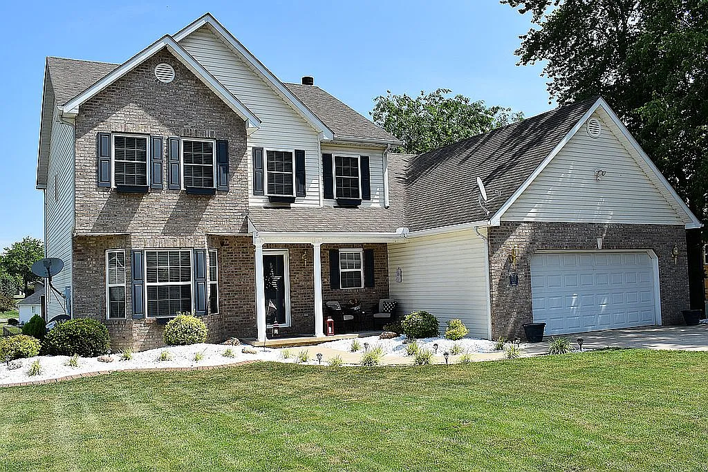 1367 Biscay Dr photo 1