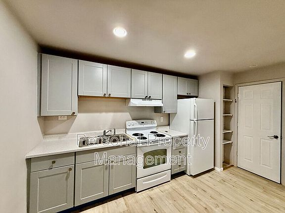 3rd image of 2805 Fairmount Ave